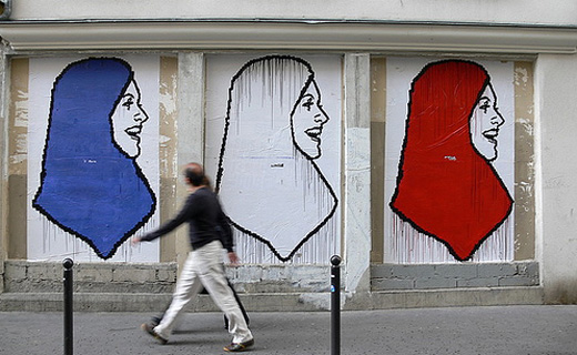 fresque-hijab-france-source-france24.jpg